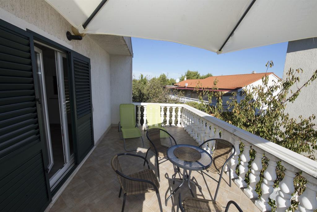 Apartment Jure Slatine Buitenkant foto
