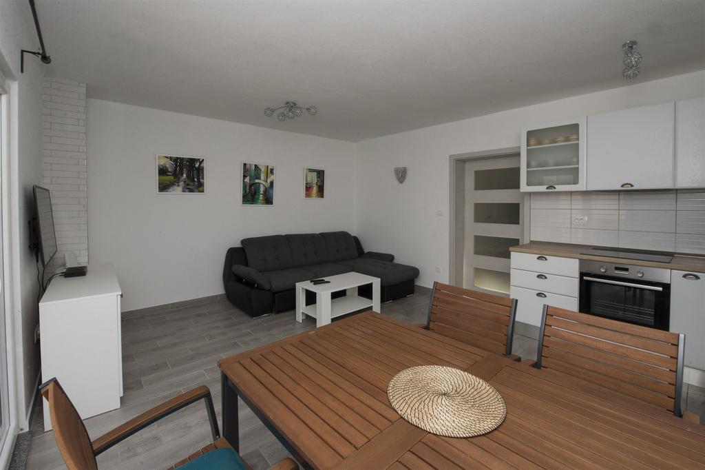 Apartment Jure Slatine Buitenkant foto